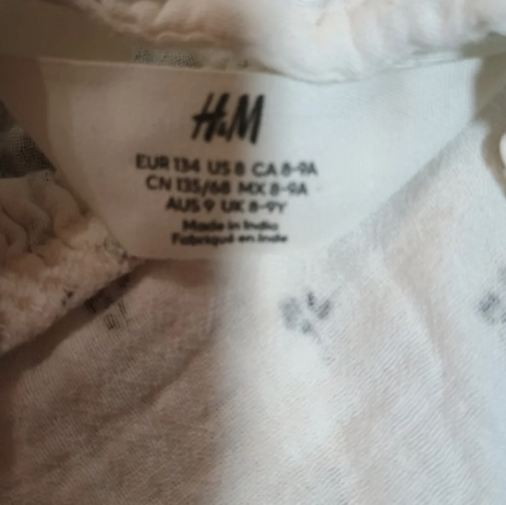 H&M White Floral Patterned Top